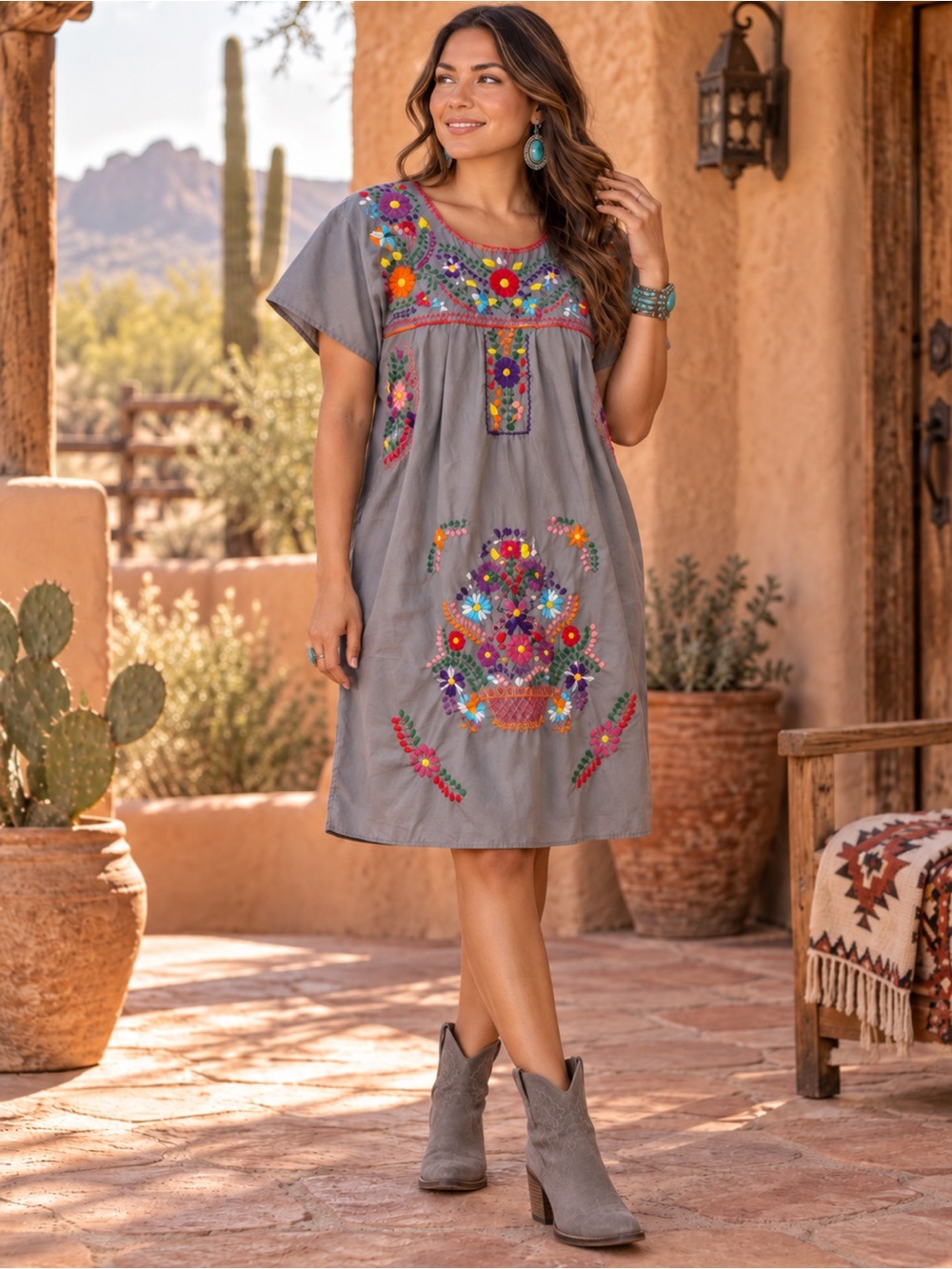 Gorgeous Artesanias F.R. Inc. embroidered dress, size Medium, made in Mexico